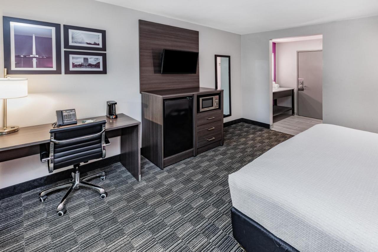 Hotel La Quinta By Wyndham Southwest 3*