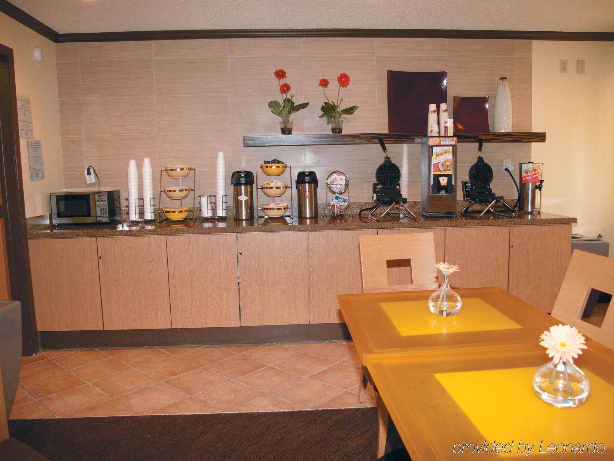 Hotel La Quinta By Wyndham Southwest 3*